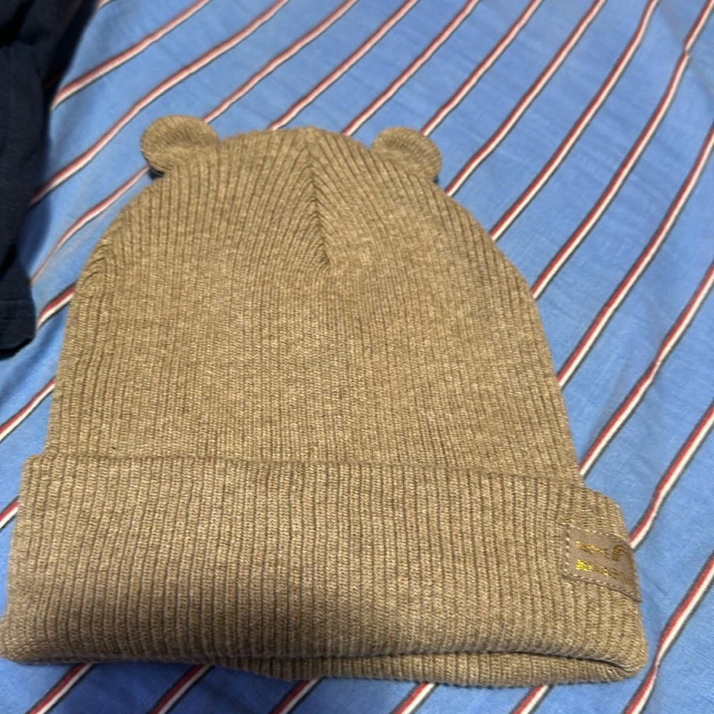 Grey kids hat